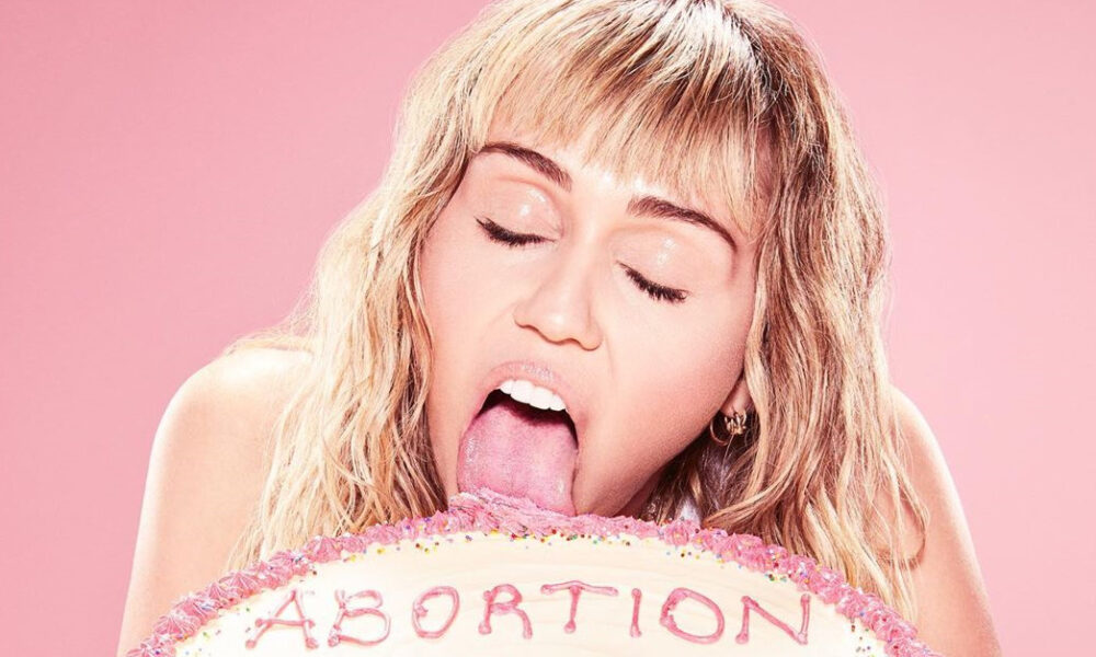 Miley Cyrus kończy 27 lat! Jak wyglądał ten rok?
