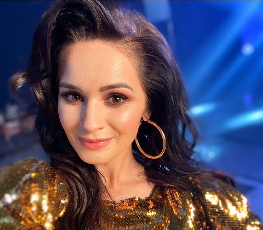 Ewelina Lisowska 8 Lat Temu Co Za Metamorfoza Obcas Pl