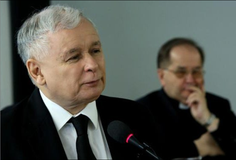 J. Kaczyński nie widzi zagrożenia w chodzeniu do kościoła! Nowe zasady liturgiczne podczas Wielkanocy!