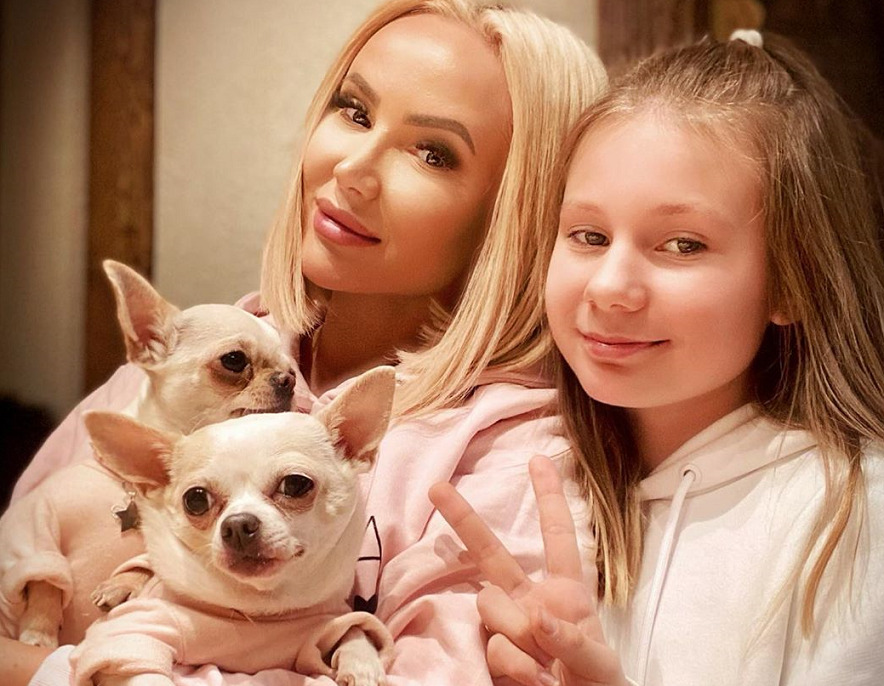 Macudzińska z córką w takich samych dresach! Świetna Macudzińska z córką w takich samych dresach! Świetna