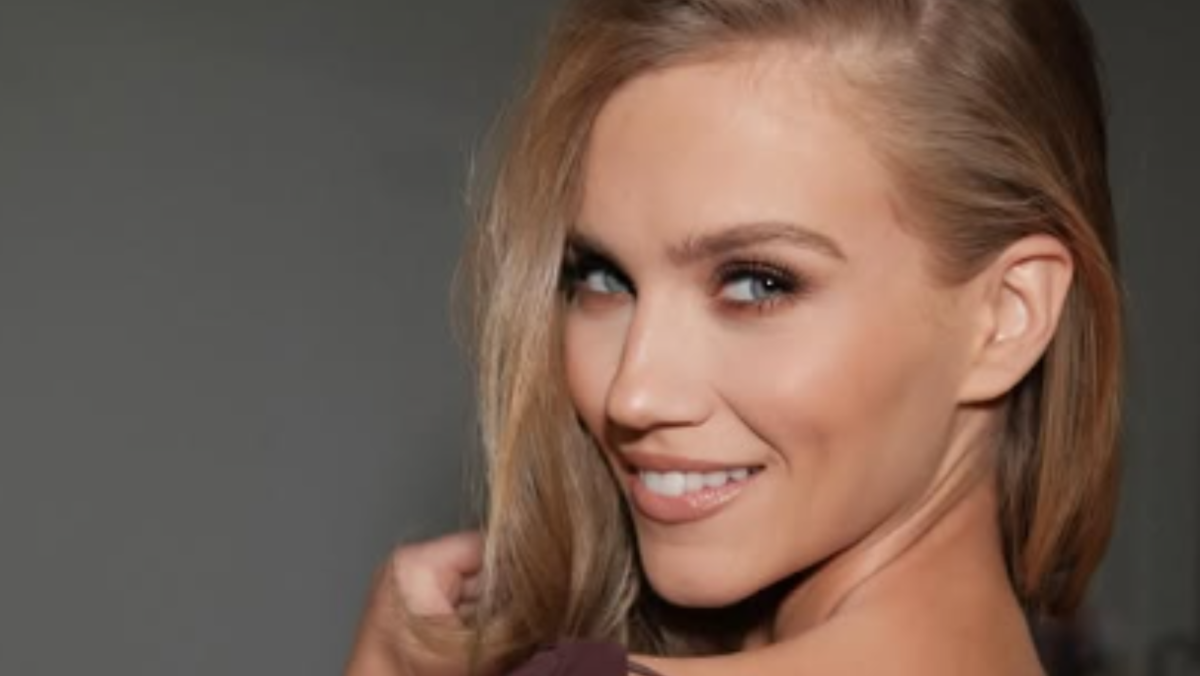 Kaczorowska w sukience za niecałe 140 złotych! Wygląda jak MILION dolarów.