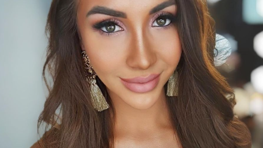 Modna sukienka Nathali z Hotelu Paradise 3
