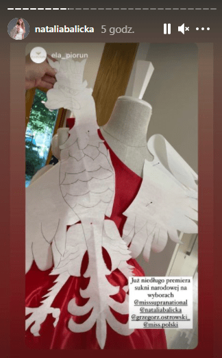 Projekt sukienki z orłem