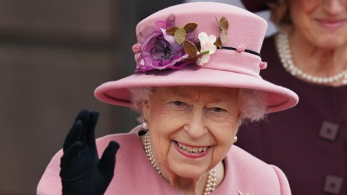 Królowa Elżbieta II trafiła do szpitala – Pałac Buckingham wydał oficjalne oświadczenie