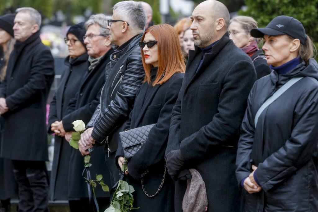 Ada Fijał i Bogusław Linda na pogrzebie Kiersznowskiego.