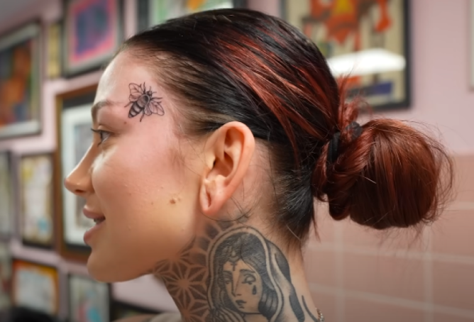 Marcysia tatuaż na twarzy