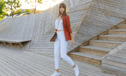 Białe jeansy – must-have w damskiej garderobie
