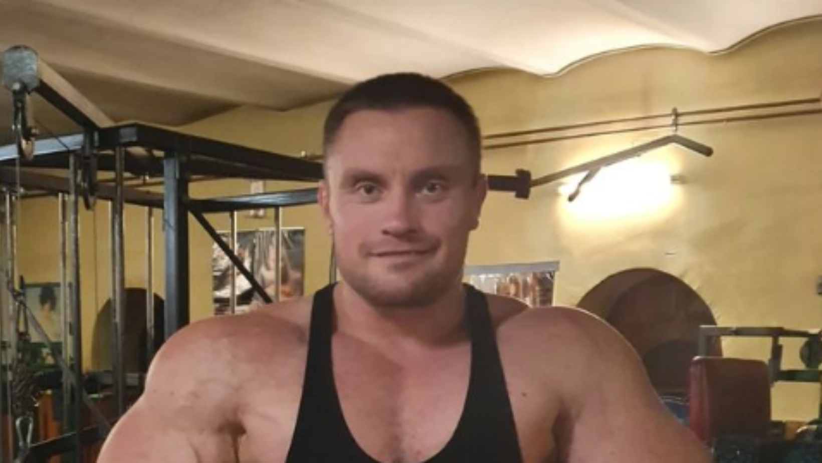 Krzysztof Radzikowski z “Gogglebox” schudł 32 kg! Pokazał zdjęcia!