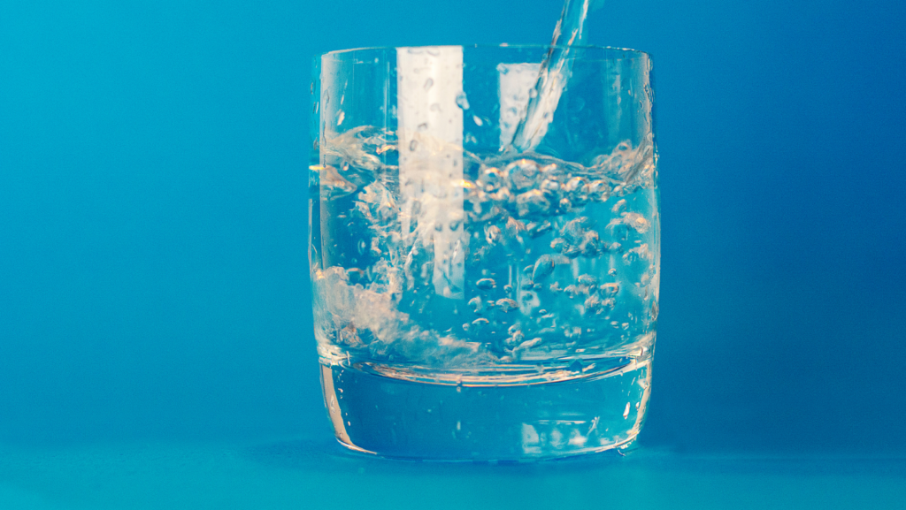Skutki nadmiernego picia wody