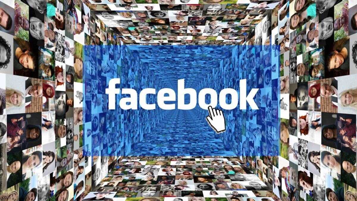 Fake news na Facebooku.