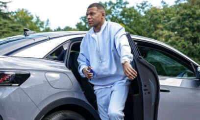 Kylian Mbappe i jego kolekcja aut.