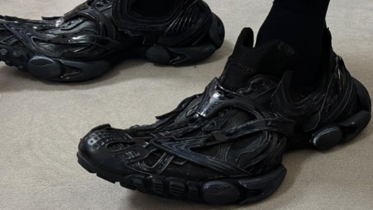 Balenciaga przekracza granice? Nowy model marki zaskakuje!