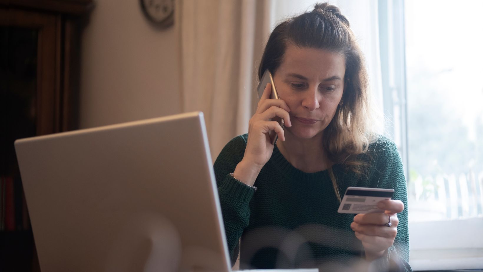 Uwaga na ten numer! Polacy ostrzegają przed telefonicznymi oszustami