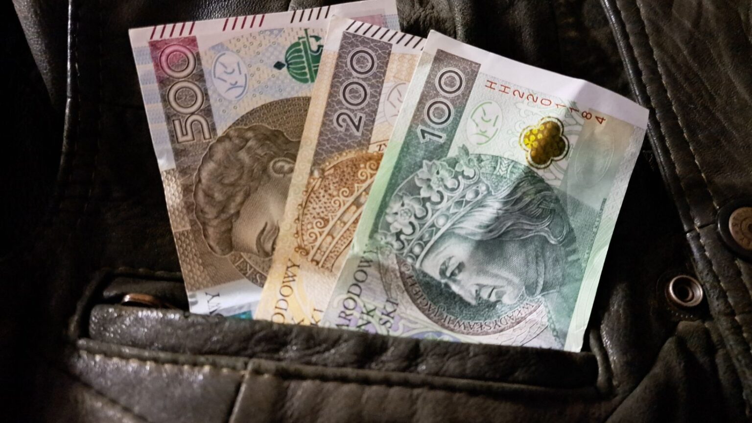 Wypłaty 800 plus przyspieszone w październiku – sprawdź swój termin!