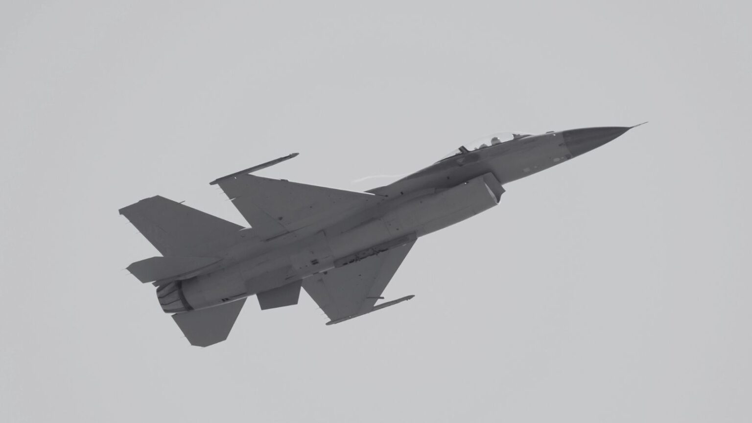 Wypadek F-16. Prokuratura zabrała głos.