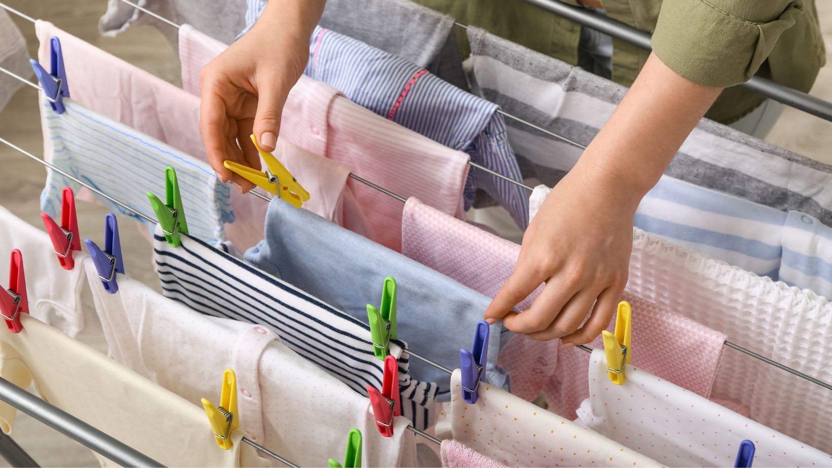 Suszysz pranie w sypialni zimą? Ten nawyk może wywołać poważne problemy zdrowotne