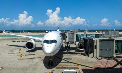 Loty zawieszone na rajską wyspę.