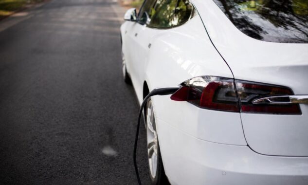 Tesla znowu podniosła ceny ładowania. W Warszawie stawka dobiła do rekordowego poziomu