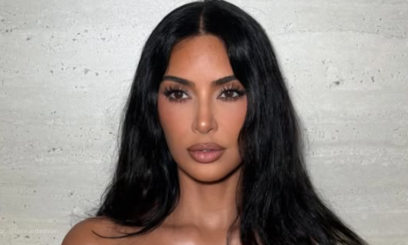 Kim Kardashian w skąpym bikini na jachcie. Trudno oderwać wzrok