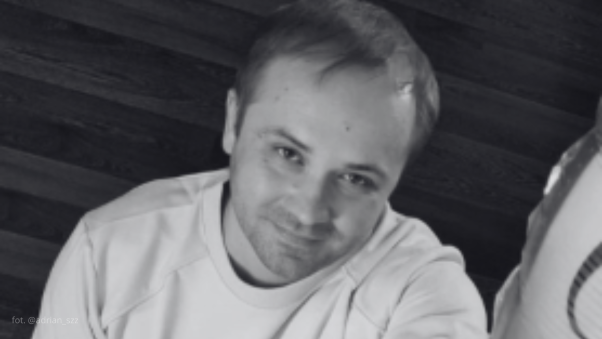 Prywatny pogrzeb Adriana Szymaniaka. Poruszające słowa