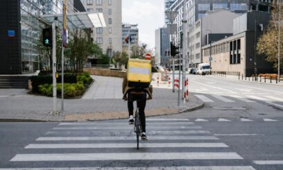 Pierwszeństwo rowerzysty na przejeździe: co mówią przepisy i czego chce RPO
